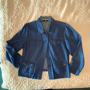 Denim jacket with collar, 4 pockets in front, and seaming through back bodice